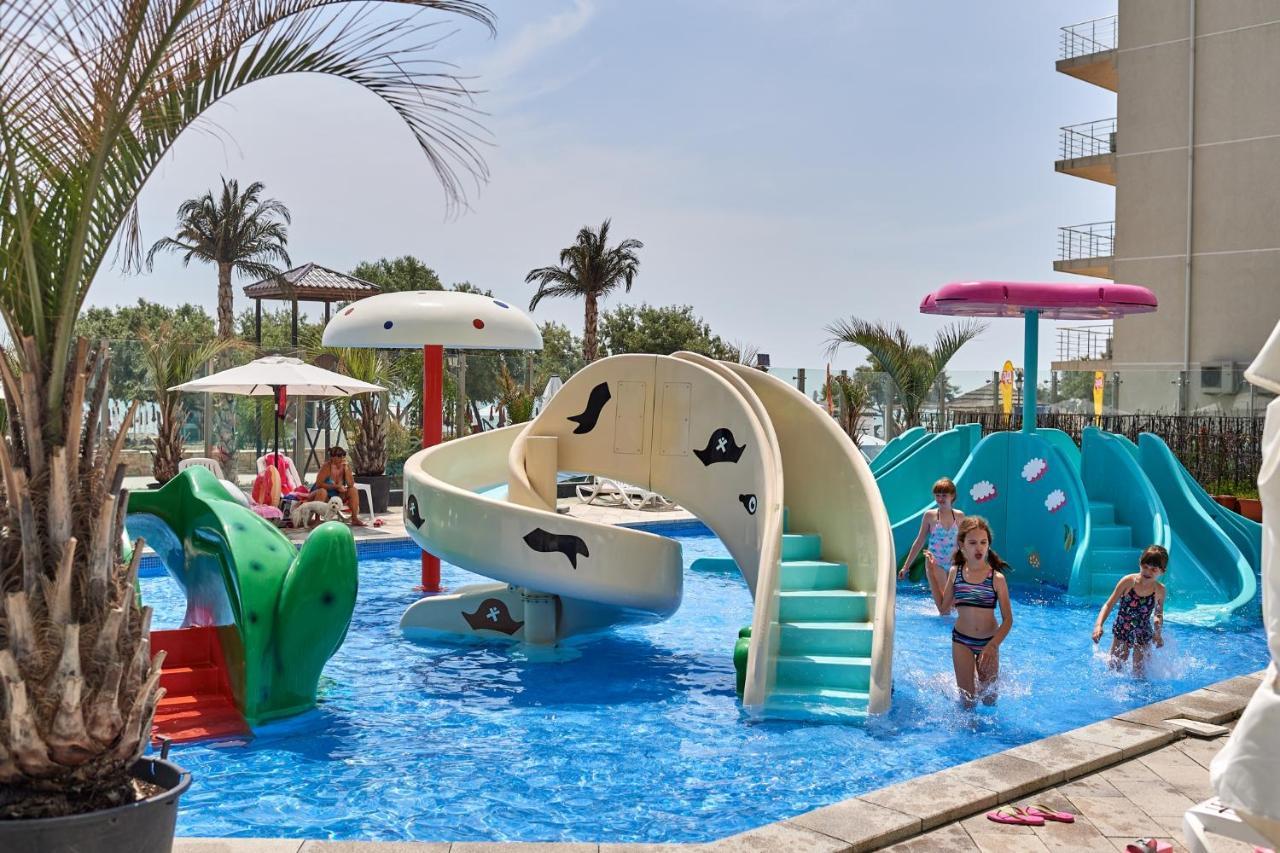 Sunrise Aparthotel Pool & Spa Mamaia Nord Нэводари Экстерьер фото